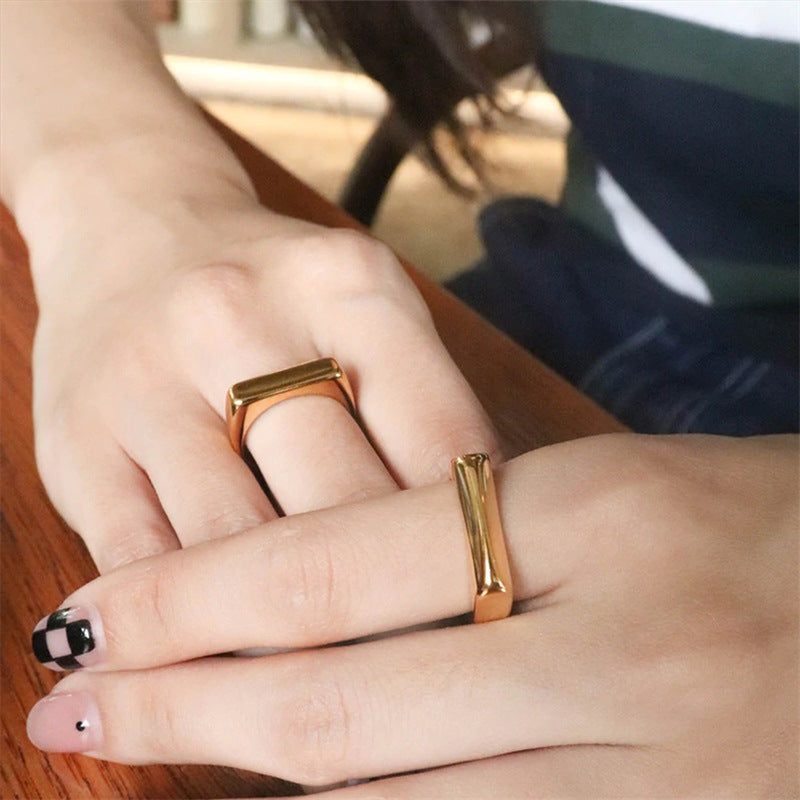 Leone geometric ring