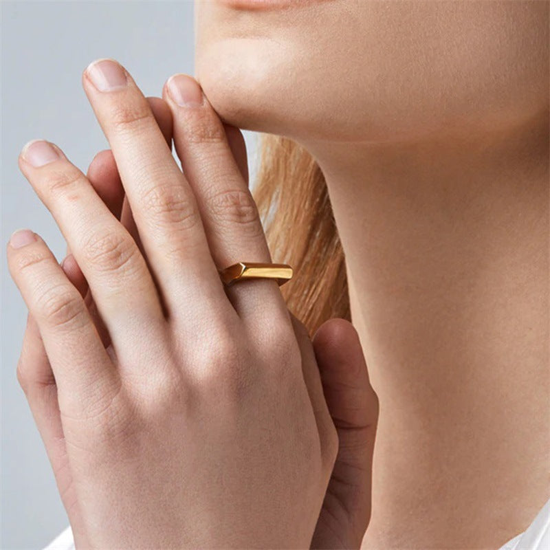 Leone geometric ring