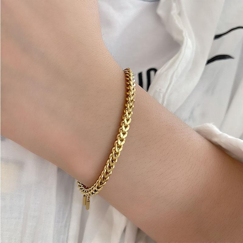 Gold Steadfastness Bracelet